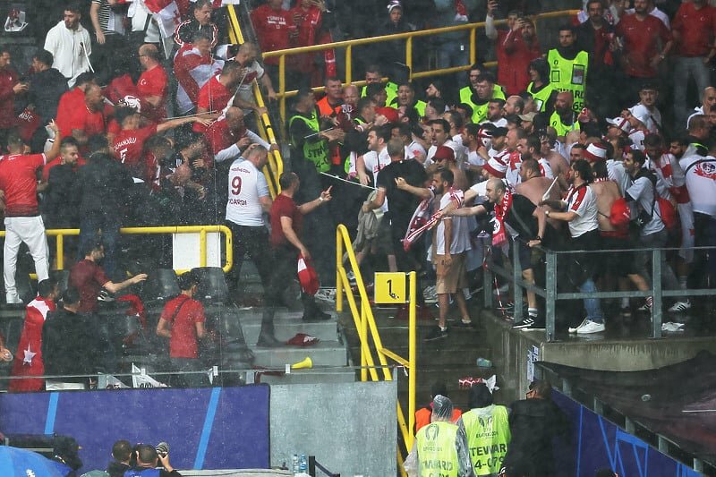 Češka i Portugal zaobilaze nasilje: Kako će se meč nastaviti nakon tuče navijača Turske i Njemačke?