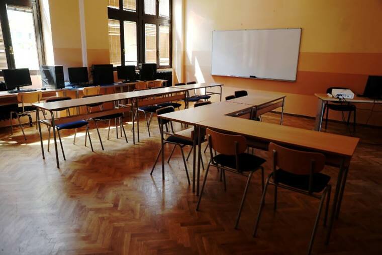 Učenik koji je pretukao profesora ranije pravio probleme - protiv njega je podnesena krivična prijava