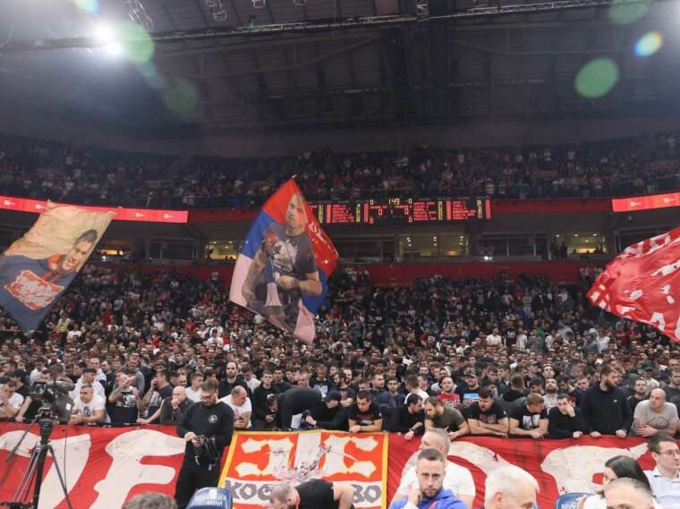 Navijači odlučni da nadglasaju protivnike: Petak za puno srce i glasnu podršku crveno-bijelima!