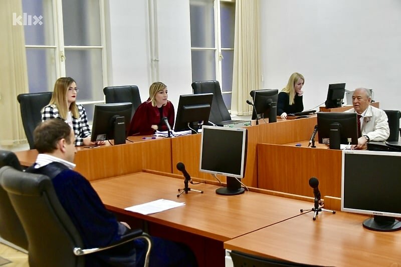 Tužiteljica traži produženje pritvora za optuženog za posjedovanje droge i oružja