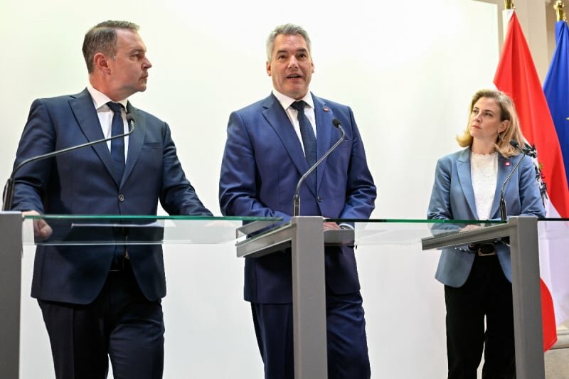 FPO ostaje u opoziciji dok tri stranke preuzimaju vodeću ulogu u Austriji