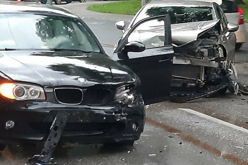 Zastoj u saobraćaju zbog sudara vozila u Kantonalnom centru Sarajevo