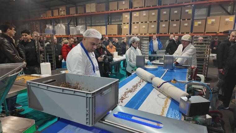 Inovativna tehnologija: Dva brata iz malog sela stvaraju mašinu za proizvodnju tradicionalnih pekarskih proizvoda