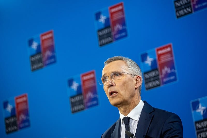 Stoltenberg: Ukrajina ima pravo na samoobranu, ali NATO ne staje na stranu u sukobu s Rusijom
