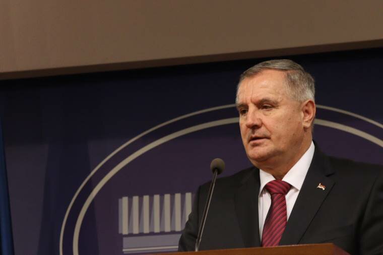 Svečani dan u Republici Srpskoj: Polaganje vijenaca, doček premijera Srbije i svečana akademija u prisustvu premijera Viškovića