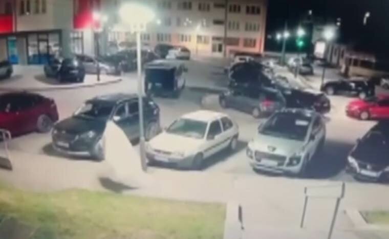 Alarmantna situacija u Palama - Dva automobila zapaljena u razmaku od 20 minuta