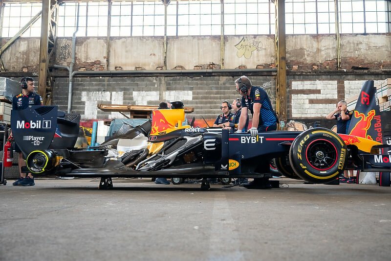 Spremni za najbolji show ove godine: Red Bull Racing showcar tim otkriva detalje priprema za RB7 bolid uoči velikog događaja u Sarajevu!