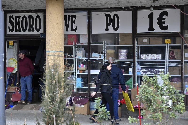 Trgovci u Gračanici podržavaju odluku Vlade Srbije da se zabrani primanje plaćanja u dinarima