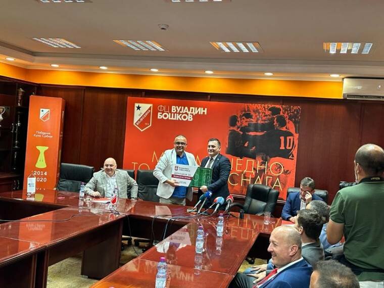 Značajan korak naprijed za fudbal u Republici Srpskoj: Potpredsjednik FSS uručio donaciju od pola miliona evra za izgradnju terena sa vještačkom travom