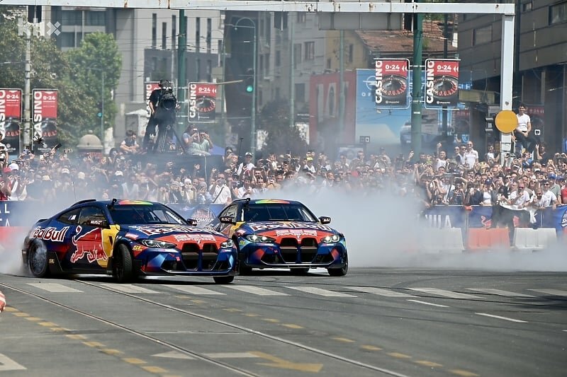 Sarajevo privremeno blokirano zbog spektakularnog auto-moto događaja: David Coulthard u šampionskom bolidu RB7