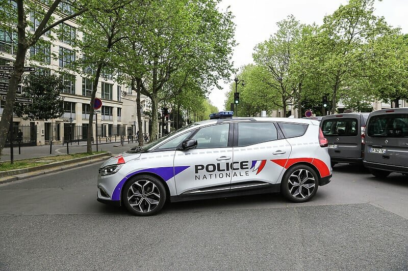 Napad na policijsku patrolu u Francuskoj: Dva policajca izgubila živote u napadu