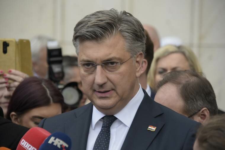 U njoj se navodi da će se na tom zasjedanju izabrati predsjednik i potpredsjednici Hrvatskog sabora, te da će se raspravljati o prijedlogu mandatara za sastavljanje nove Vlade