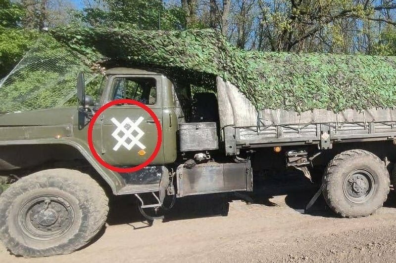 Misteriozni simbol se pojavljuje na ruskoj opremi u Ukrajini - veza sa ofanzivom?