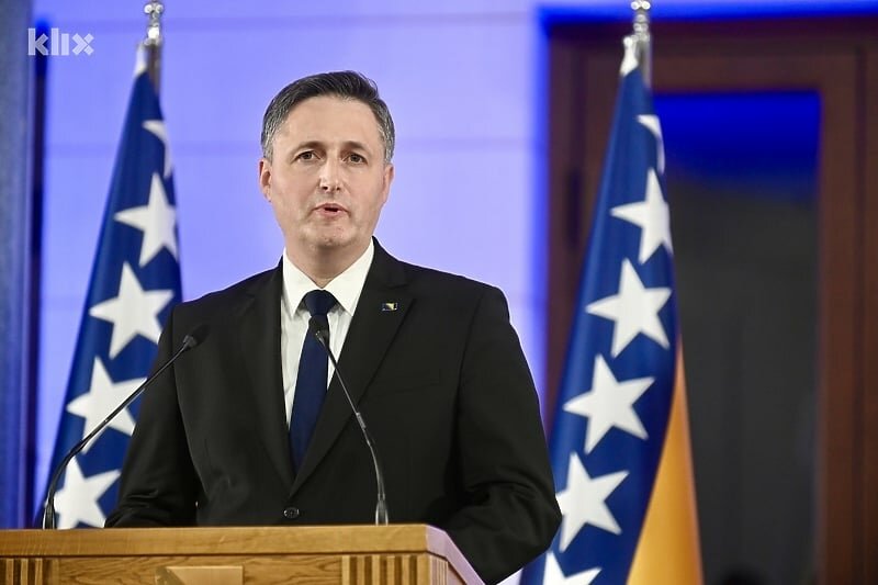 Demokratija ugrožena: Bećirović osudio političko nasilje nad Trumpom