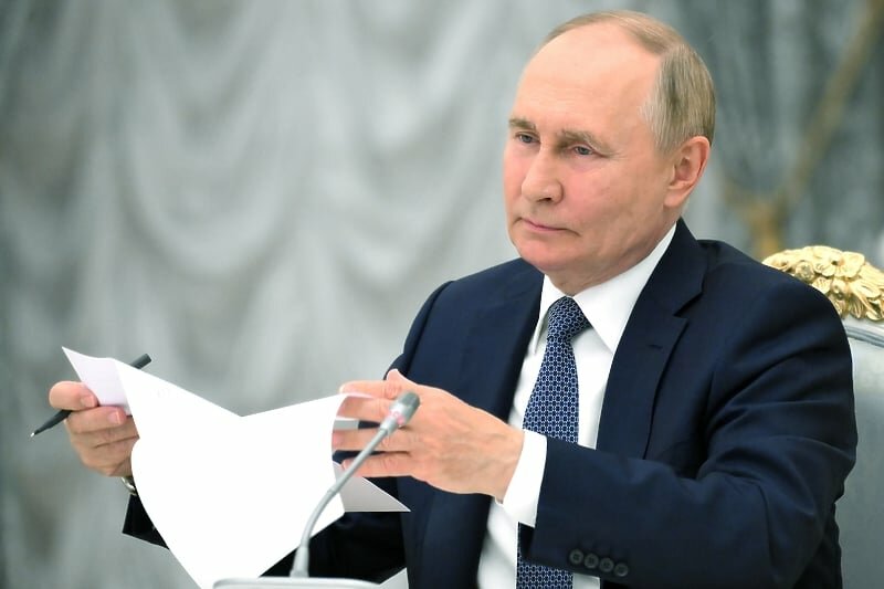 Ruski predsjednik optužuje SAD za širenje tenzija u govoru mornarima iz Rusije, Kine, Alžira i Indije