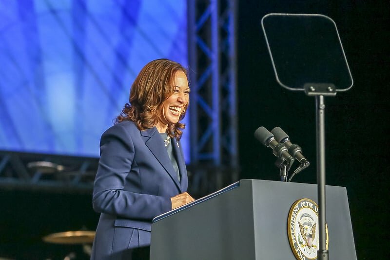 Harris izaziva Trumpa na debatu: Prestani sa igricama i pojavljuj se!