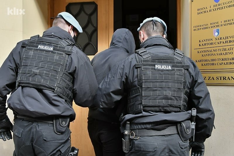 Otkrivena grupa koja je na brutalan način pljačkala trgovine u BiH, više od 200 dokaza protiv osumnjičenih