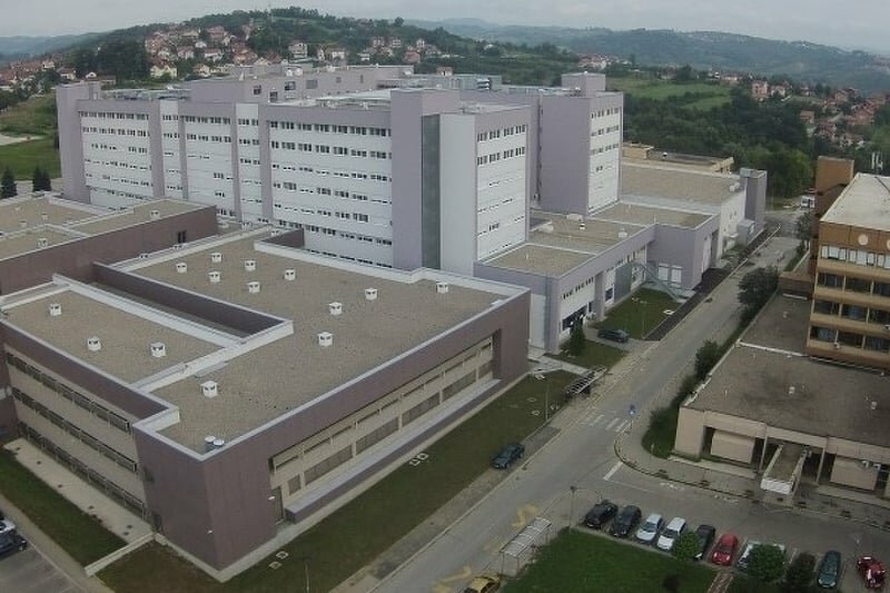 Uznemirujuće scene u Šipovu: Muškarac pucao u ženu pa pokušao sebi oduzeti život