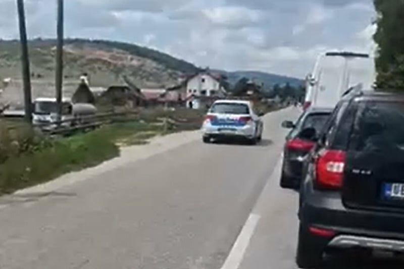 Drama na cesti: Ukradeno vozilo prešlo tri općine bez zaustavljanja, vozač pobjegao! (96 znakova)