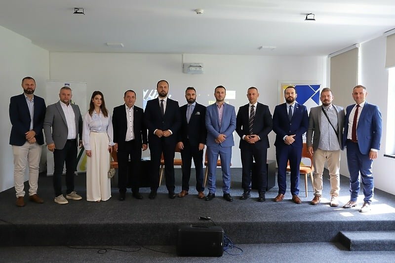 Povezivanje kao ključni faktor za bolju budućnost Bošnjaka i regije