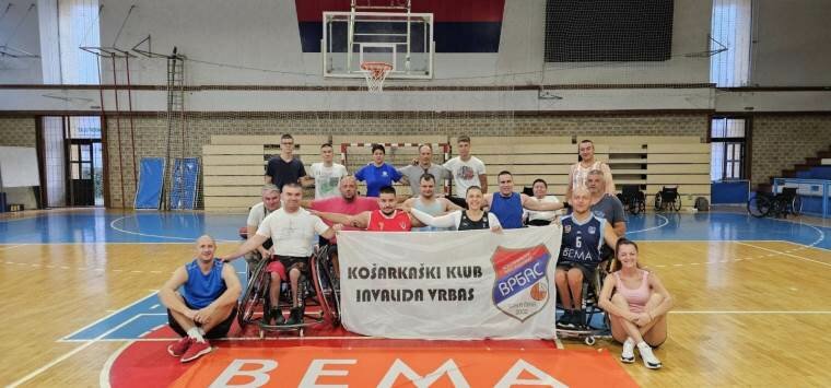 Molitve za zdravlje i sjajni trening daju rezultate na kampu za košarku na kolicima u Trebinju