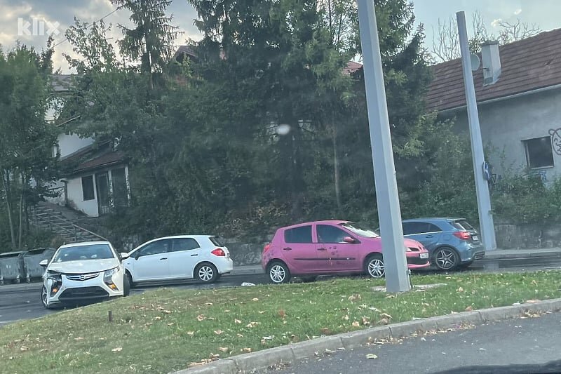 Istražuju se uzroci nesreće u Sarajevu, saobraćaj otežan u tom dijelu grada