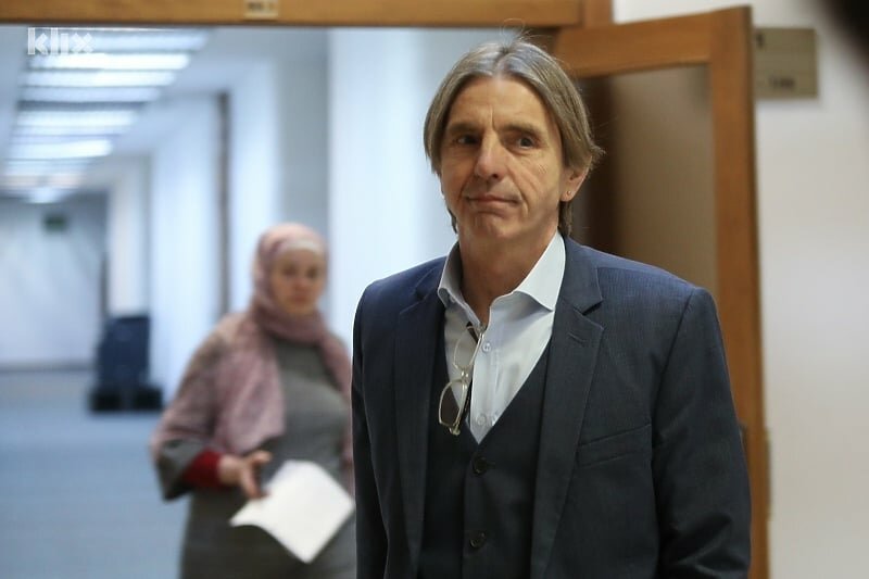 Kojović o dostojanstvu žrtava Srebrenice: Zašto se zanemaruje u raspravi o Rezoluciji?