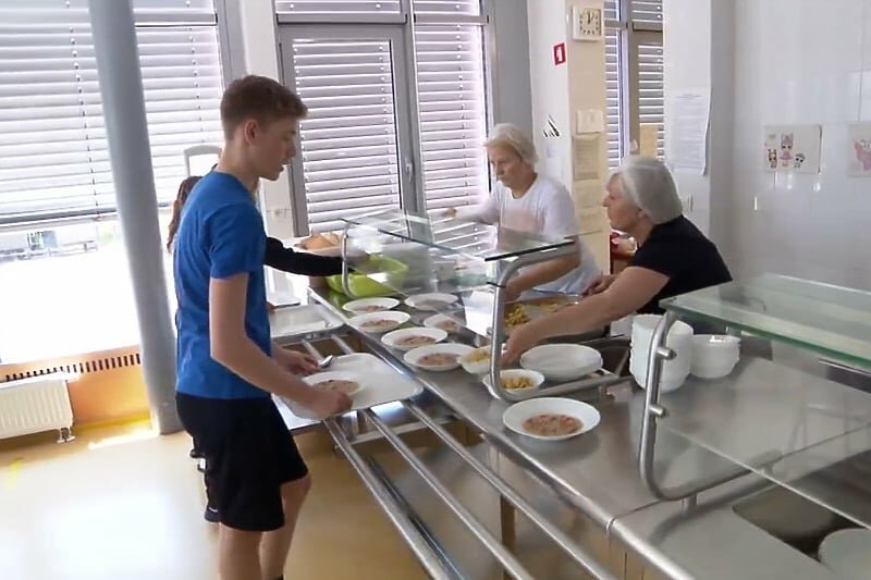 Kako se škole u Sloveniji suočavaju s prehrambenim zahtjevima različitih kultura?